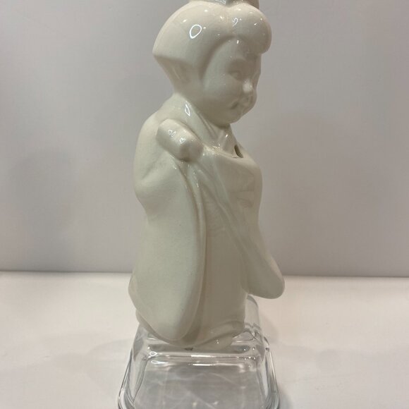 Vintage White Ceramic Geisha Girl (9" X 4" X 4") - Picture 2 of 6